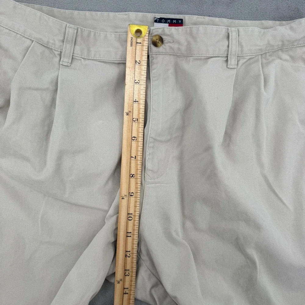 Vintage Tommy Hilfiger Mens 38 Khaki Chino Shorts Pleated Cotton Twill Beige